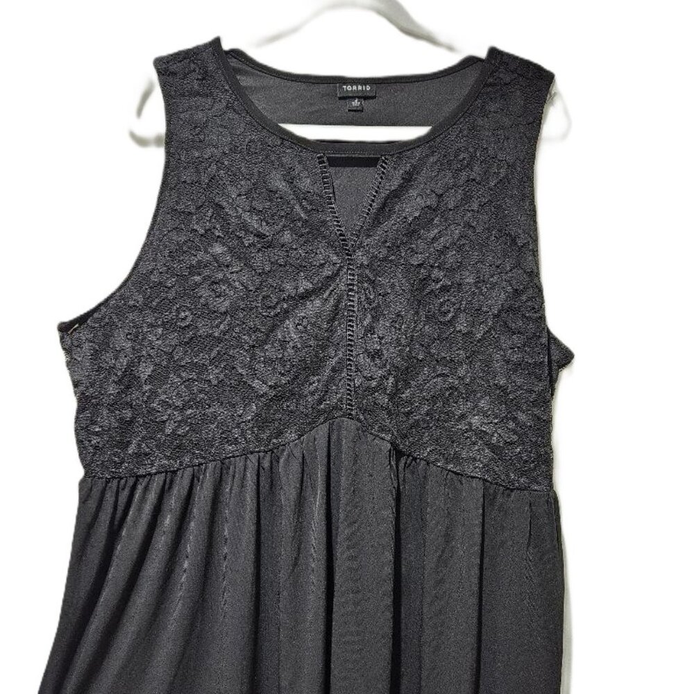 TORRID BLACK LACE BABY DOLL SLEEVELESS KEYHOLE TOP 2 - Picture 2 of 11